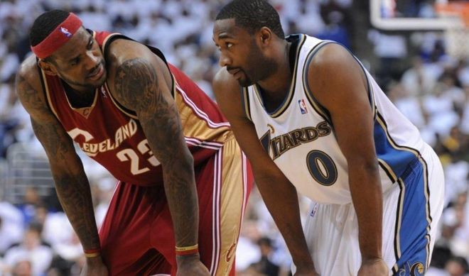 中卫或左后 中卫或左后