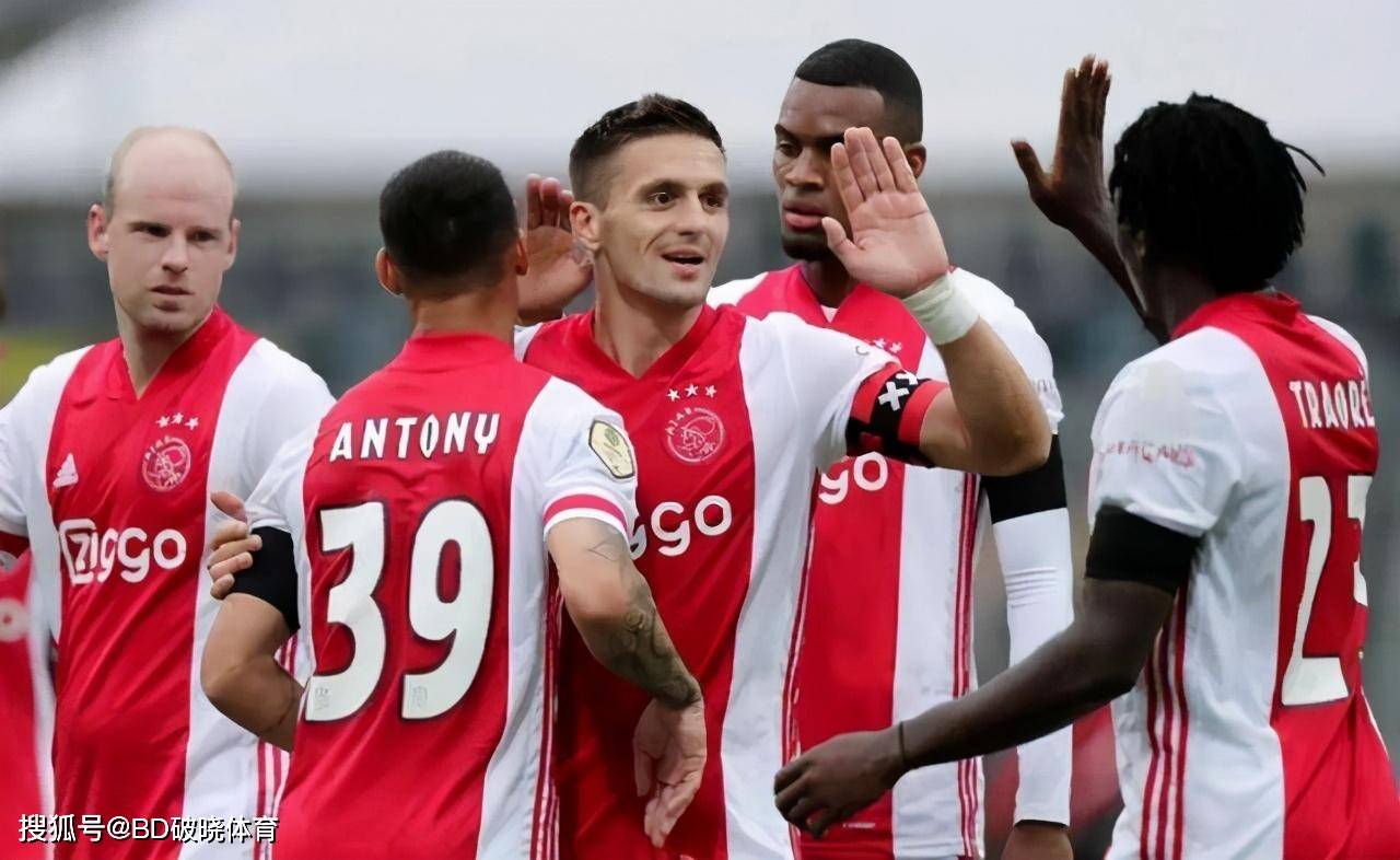 全队在教练 全队在教练