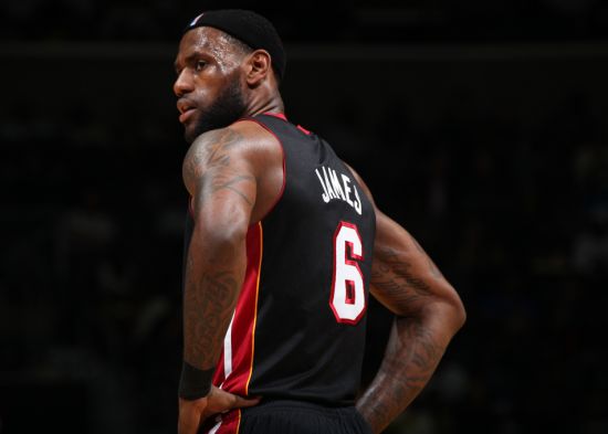 开场不久就 开场不久就